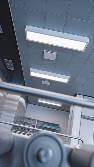 Iluminação encastrada, fornecida pela iluminação Philips para cuidados de saúde, é utilizada no Hospital de Holbaek, Dinamarca