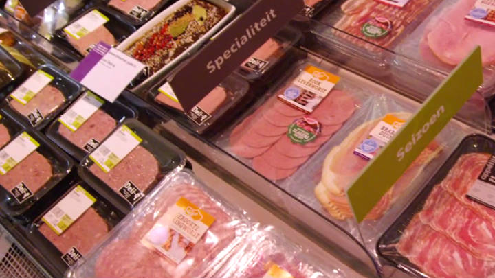 Neste vídeo, pode ver as experiências da cadeia de supermercados Plus com Philips Meat Discoloration