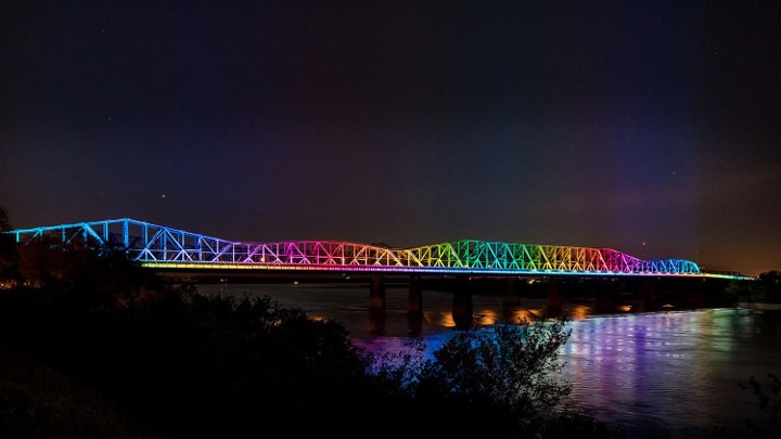 O ActiveSite disponibiliza uma gestão de conteúdos remota para a sua instalação de iluminação arquitetural Philips Color Kinetics