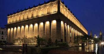 Iluminação para o Teatro Degollado em Guadalajara no México